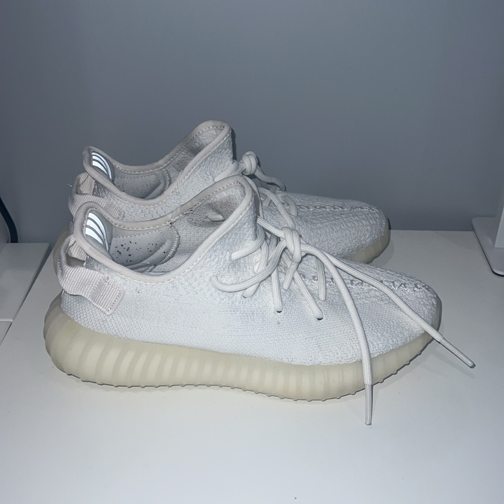 Yeezys white size 6 women’s 5Y